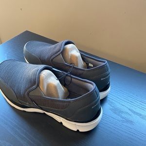 Men’s slide on Sketchers